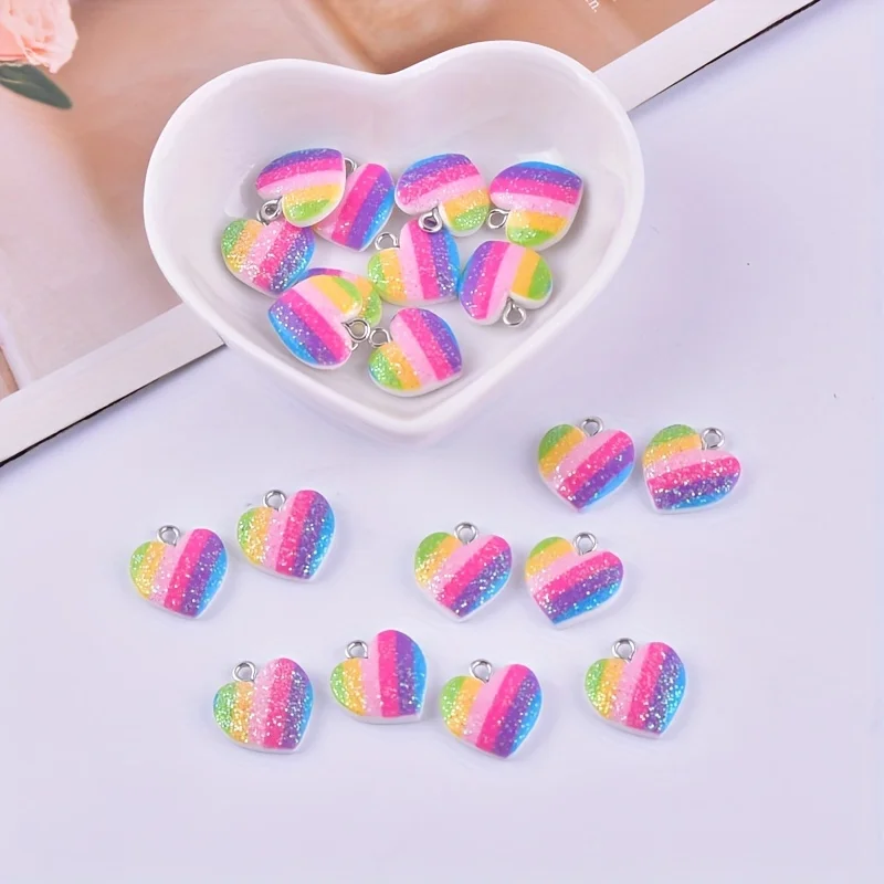 10 個のカラフルなハート樹脂チャームかわいい混合色のラブハ - Resin Art Accessories のレビューと価格