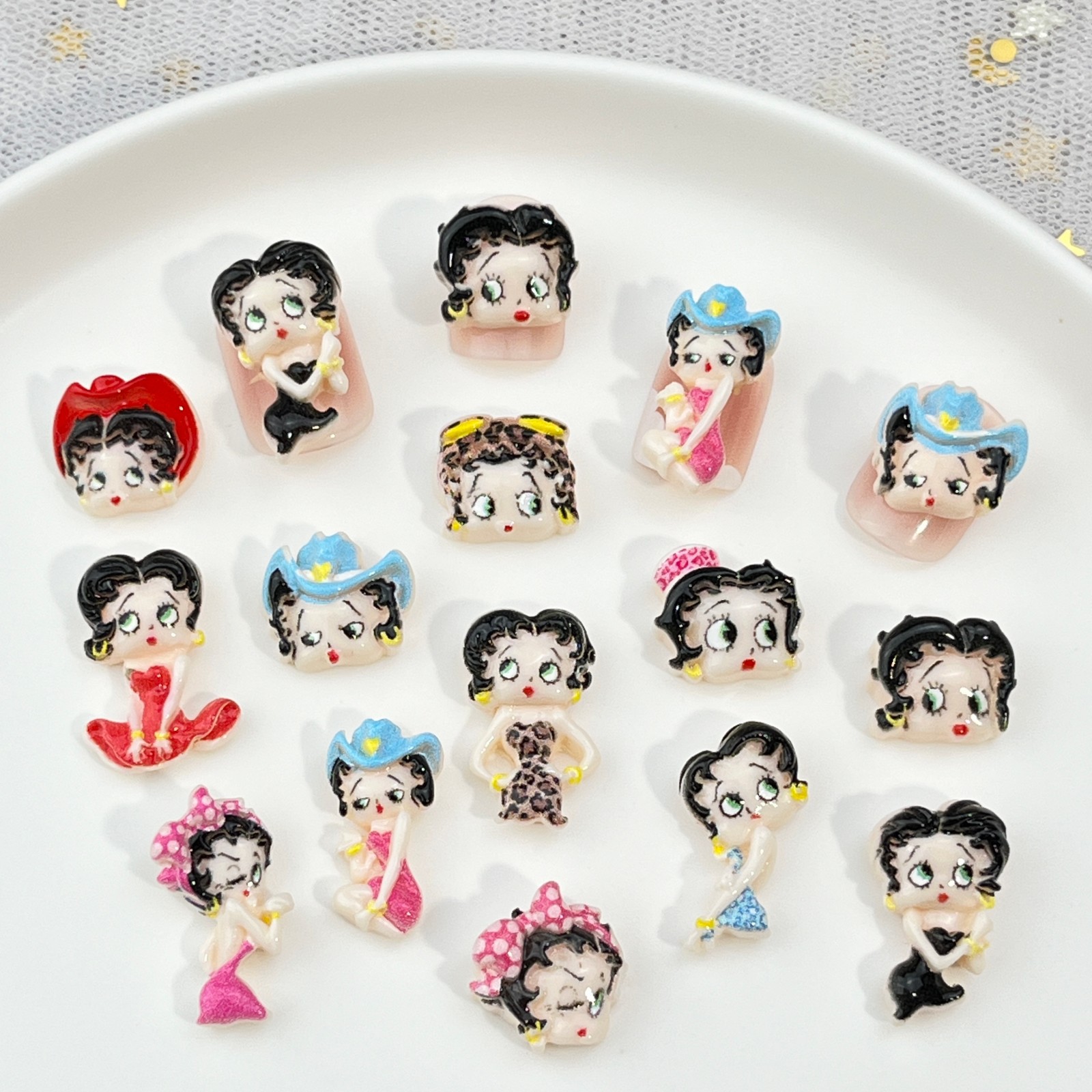 100個入り カートゥーンベティ ネイルアートアクセサリー  - Resin Art Accessories のレビューと価格