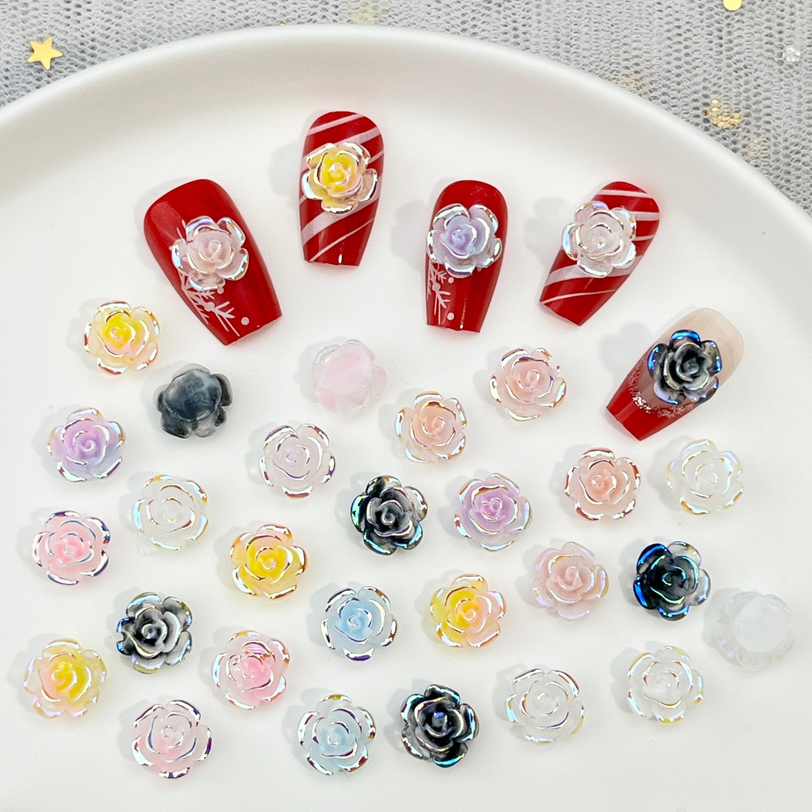 50個入り 7色のオーロラ効果ローズネイルアートレジンアクセ - Resin Art Rose Petals のレビューと価格